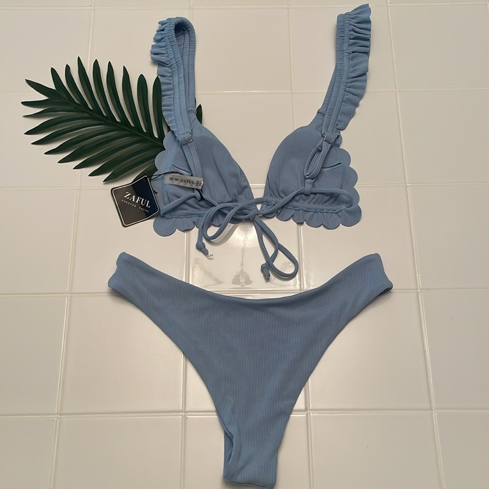 Zaful Sexy Light Blue Ruffle Ribbed 2-Piece Bikinis Bathing Suit, Size 6 - Picture 2 of 9